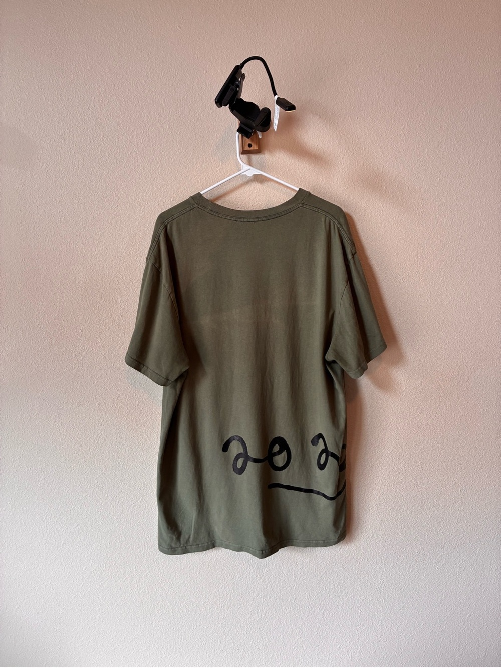 Olive Star Graphic Short Sleeve Tee - Picture 2 of 4